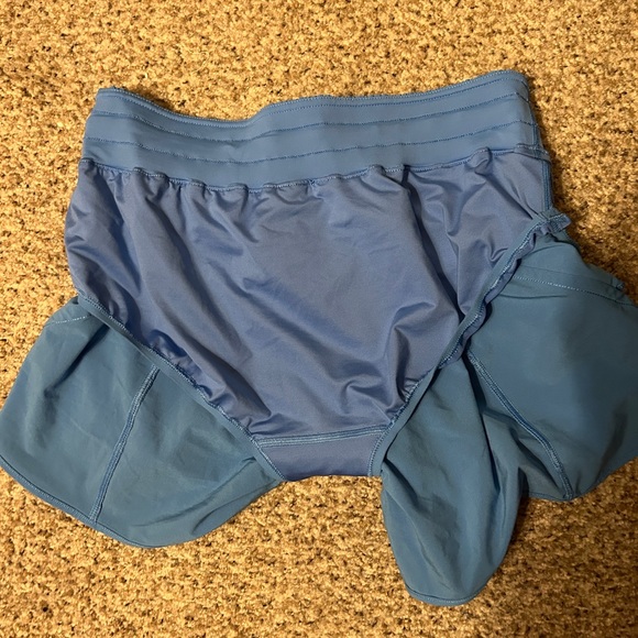 Lululemon track that shorts - Picture 3 of 11